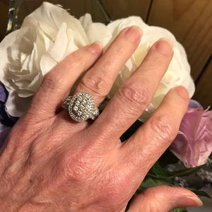 🎉 host pick🎉Stunning CZ and Sterling Silver Ring